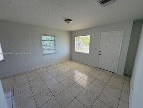 10410 SW 150th Terrace in Miami, FL - Building Photo - Building Photo