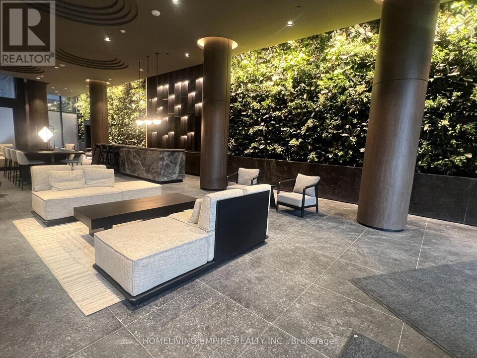 120 Broadway Ave in Toronto, ON - Building Photo