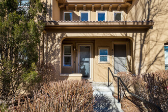 8109 E 28th Pl in Denver, CO - Foto de edificio - Building Photo