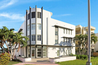 4025 Indian Creek Dr in Miami, FL - Building Photo - Building Photo