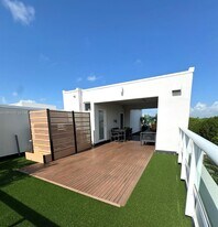 6671 NW 105th Ave in Medley, FL - Building Photo