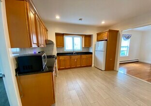 21 Heldun St, Unit 2 in Boston, MA - Building Photo - Building Photo