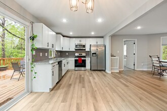 619 Hatch Rd in Chapel Hill, NC - Building Photo - Building Photo