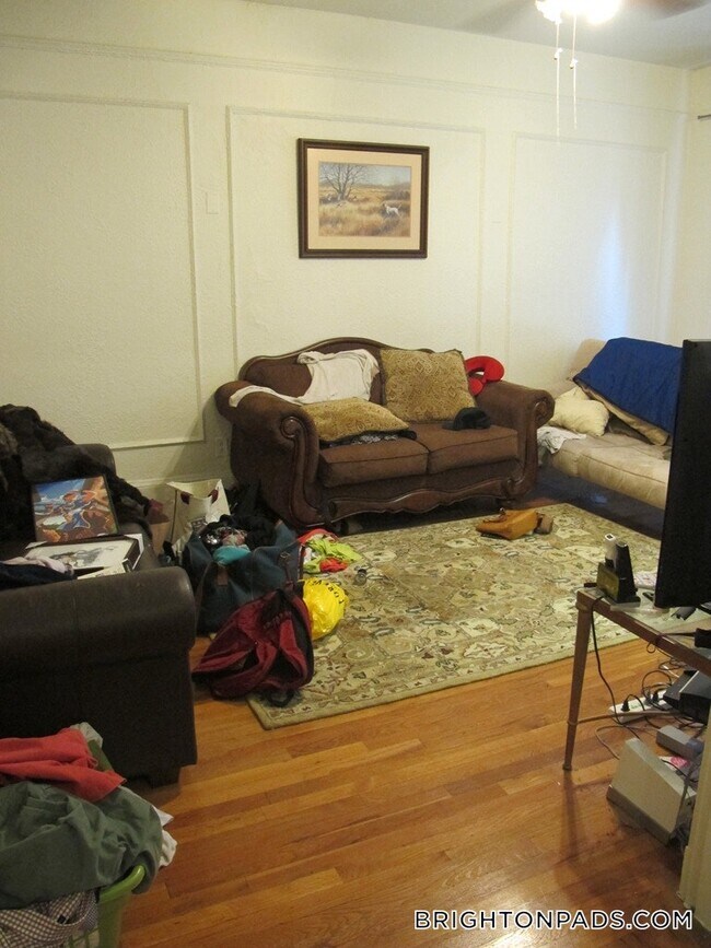 70 Chiswick Rd, Unit 22 in Boston, MA - Foto de edificio - Building Photo