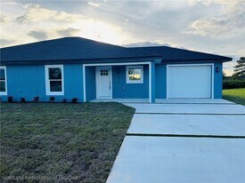 6816 San Benito Dr in Sebring, FL - Building Photo