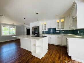 5596 Kalaniana?ole Hwy in Honolulu, HI - Building Photo - Building Photo