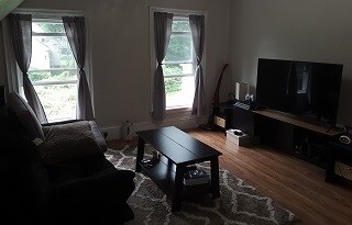 37 Middle St, Unit B in Orono, ME - Foto de edificio - Building Photo