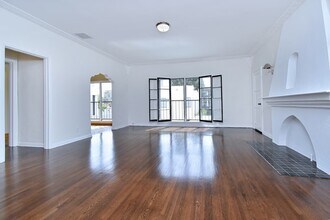 724 S Genesee Ave, Unit 5 in Los Angeles, CA - Foto de edificio - Building Photo