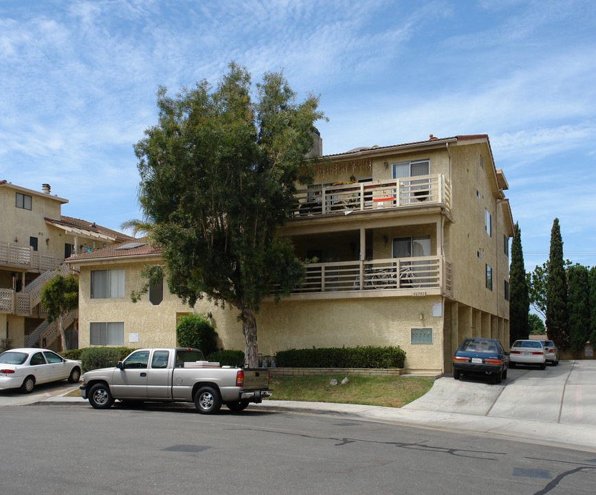 16791 Moody Cir in Huntington Beach, CA - Building Photo