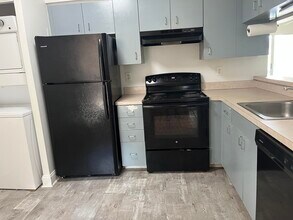 6104 Glenmoor Dr in West Palm Beach, FL - Building Photo - Building Photo