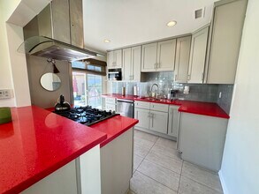 6664 Ensign Ave in North Hollywood, CA - Building Photo - Building Photo