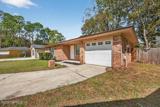 5033 Yearling Ln in Jacksonville, FL - Building Photo - Building Photo
