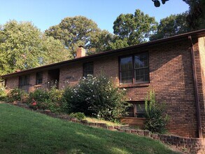 110 Trafalgar Rd in Greenville, SC - Building Photo - Building Photo