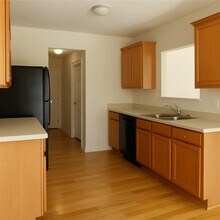 1240 Grey Rock Way in Suwanee, GA - Foto de edificio - Building Photo