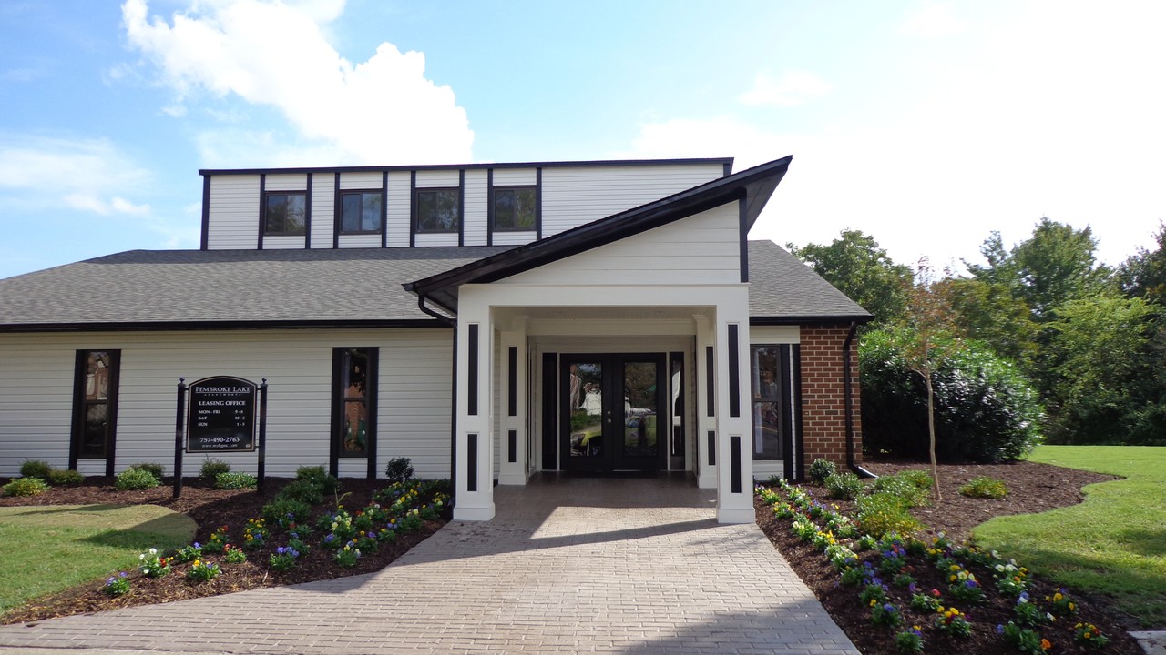 Pembroke Lake Apartments in Virginia Beach, VA - Foto de edificio