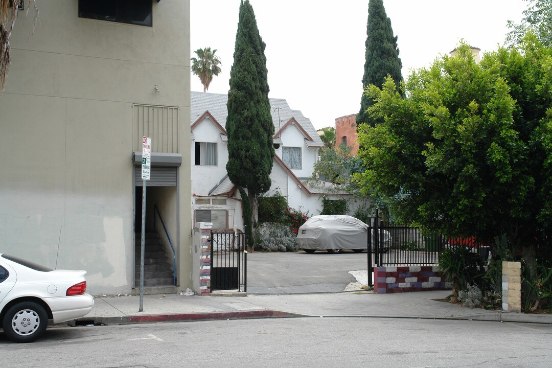 820 S Oxford Ave in Los Angeles, CA - Building Photo