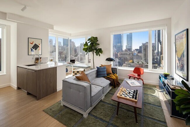348 W 36th St.-Unit -31H in New York, NY - Building Photo - Building Photo