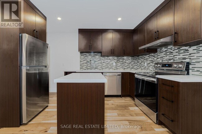 146 E 34th St in Hamilton, ON - Building Photo - Building Photo