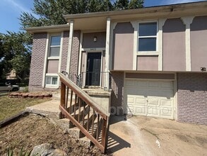 8422 Sterling Ave in Raytown, MO - Building Photo - Building Photo