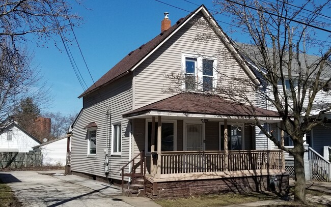 3208 Roanoke Ave in Cleveland, OH - Building Photo - Building Photo