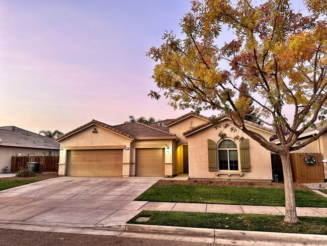 3126 W Perez Ave in Visalia, CA - Building Photo - Building Photo