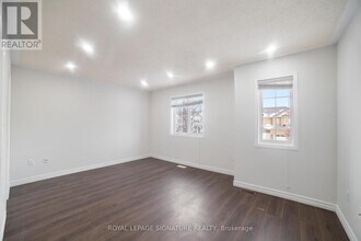 36 Eastport Dr in Toronto, ON - Building Photo - Building Photo