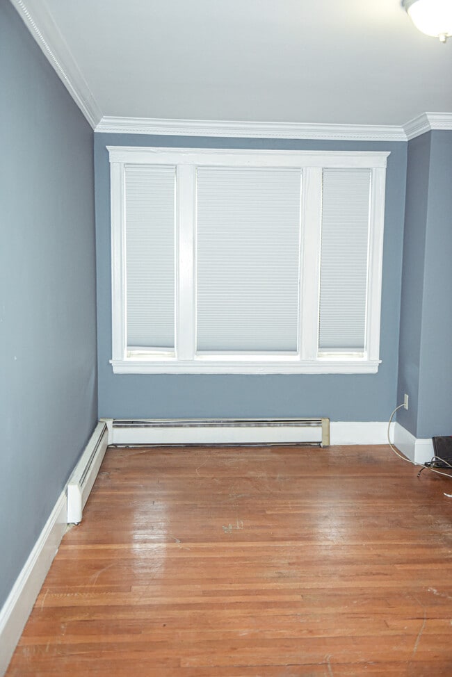 98 1/2 Main St, Unit Apt E in Andover, MA - Foto de edificio - Building Photo