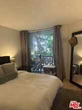 1230 N Sweetzer Ave in West Hollywood, CA - Building Photo - Building Photo