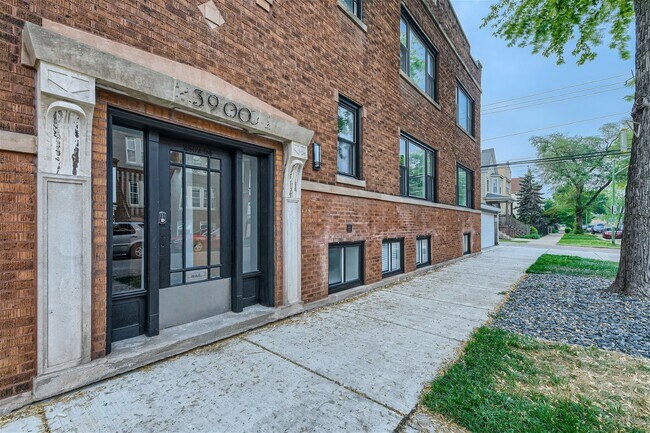 2604 N Springfield Ave in Chicago, IL - Building Photo - Building Photo