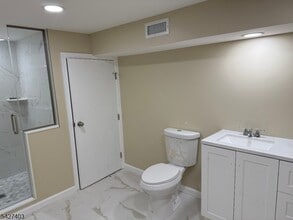 595 Elm Ave in Saddle Brook, NJ - Building Photo - Building Photo