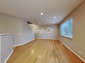 606 Wildwood Ln in Lakemoor, IL - Foto de edificio - Building Photo