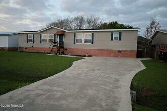 206 Windcreek Ln in Youngsville, LA - Building Photo - Building Photo