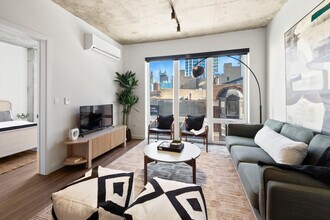 Hugo River North in Chicago, IL - Building Photo - Building Photo