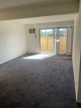 28947 Thousand Oaks Blvd, Unit Condominium in Agoura Hills, CA - Building Photo - Building Photo