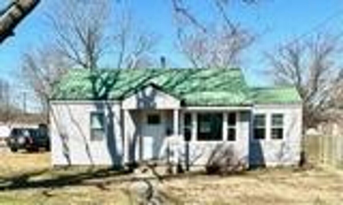 707 W 19th St in Metropolis, IL - Building Photo