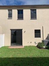 3386 W 112th St in Hialeah, FL - Building Photo - Building Photo