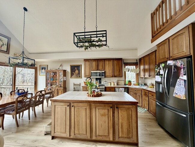 6170 E Lake Dr in Haslett, MI - Building Photo - Building Photo