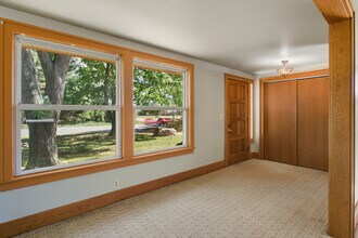 2050 S Wagner Rd in Ann Arbor, MI - Building Photo - Building Photo