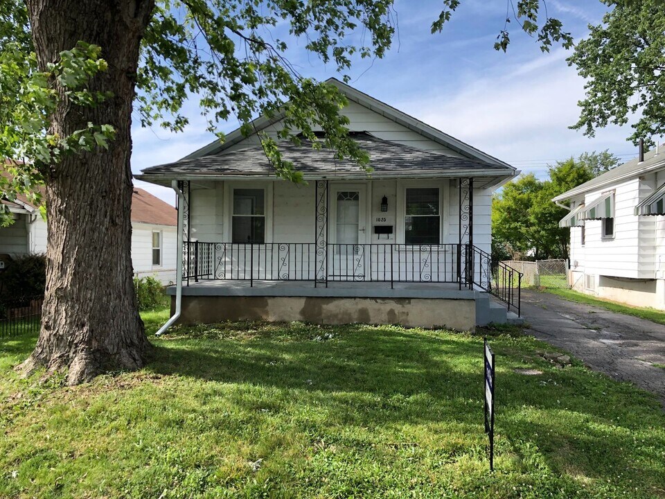 1025 Weng Ave in Dayton, OH - Building Photo