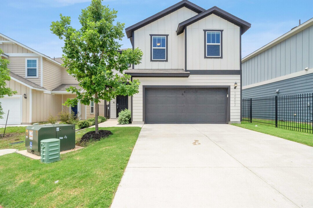 10402 Abana Way in Austin, TX - Building Photo