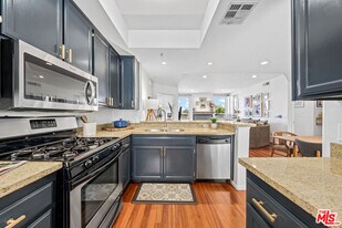 1522 S Saltair Ave in Los Angeles, CA - Building Photo