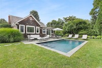 98 Sherrill Rd in East Hampton, NY - Foto de edificio - Building Photo