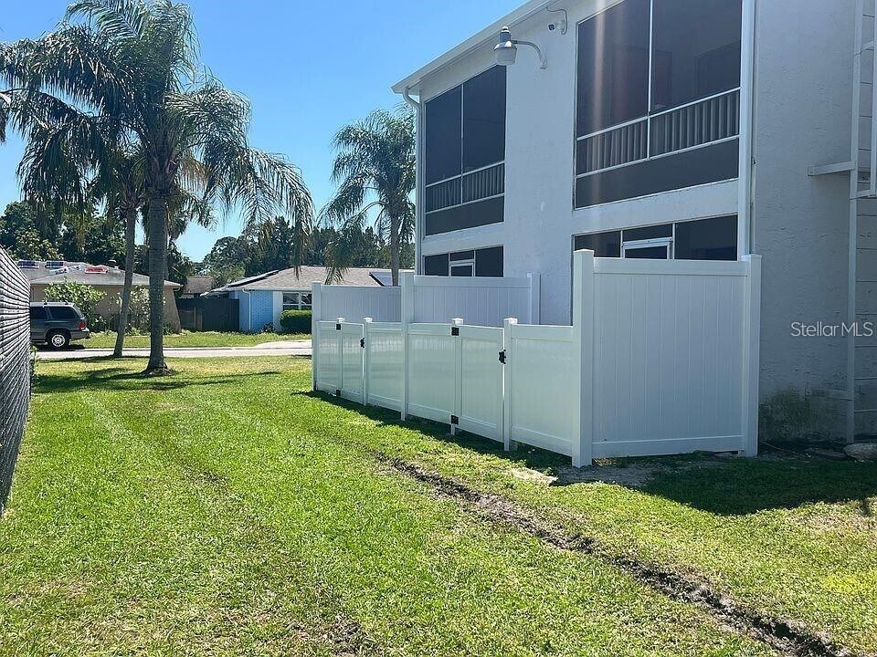 9930 Grace Dr in Port Richey, FL - Foto de edificio