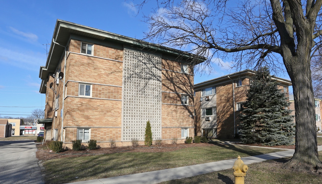 2116-2120 S 16th Ave in Broadview, IL - Foto de edificio