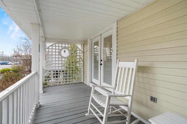 property at 31 E Main St