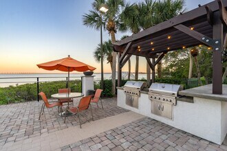 Bayside Arbors of Clearwater in Clearwater, FL - Foto de edificio - Building Photo