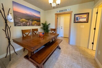 718 Valley Centre Dr in Driggs, ID - Foto de edificio - Building Photo