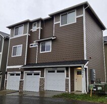 2480 Zeeden Way in Bremerton, WA - Building Photo