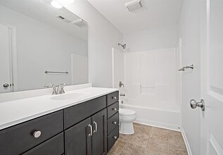 832 Highpointe Cir in Pittsburgh, PA - Building Photo - Building Photo