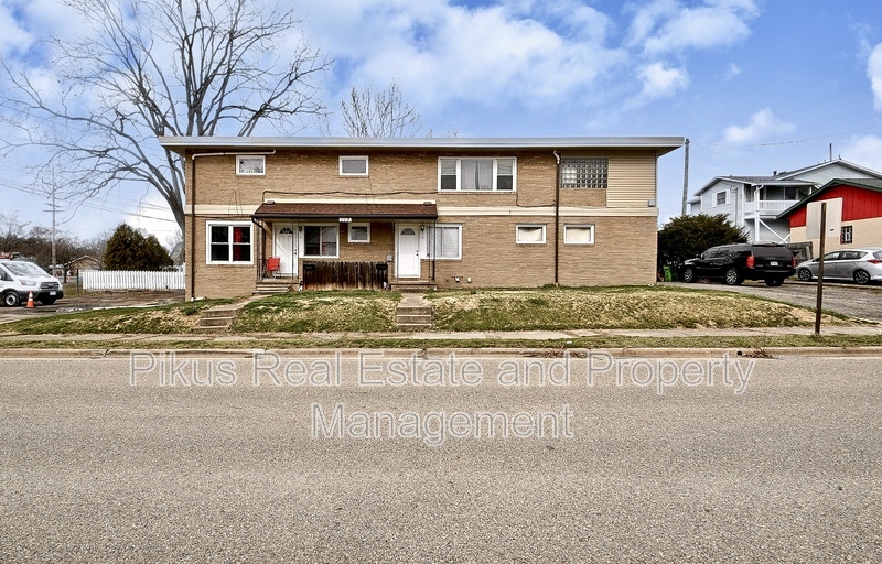 119 7th St NW in North Canton, OH - Building Photo